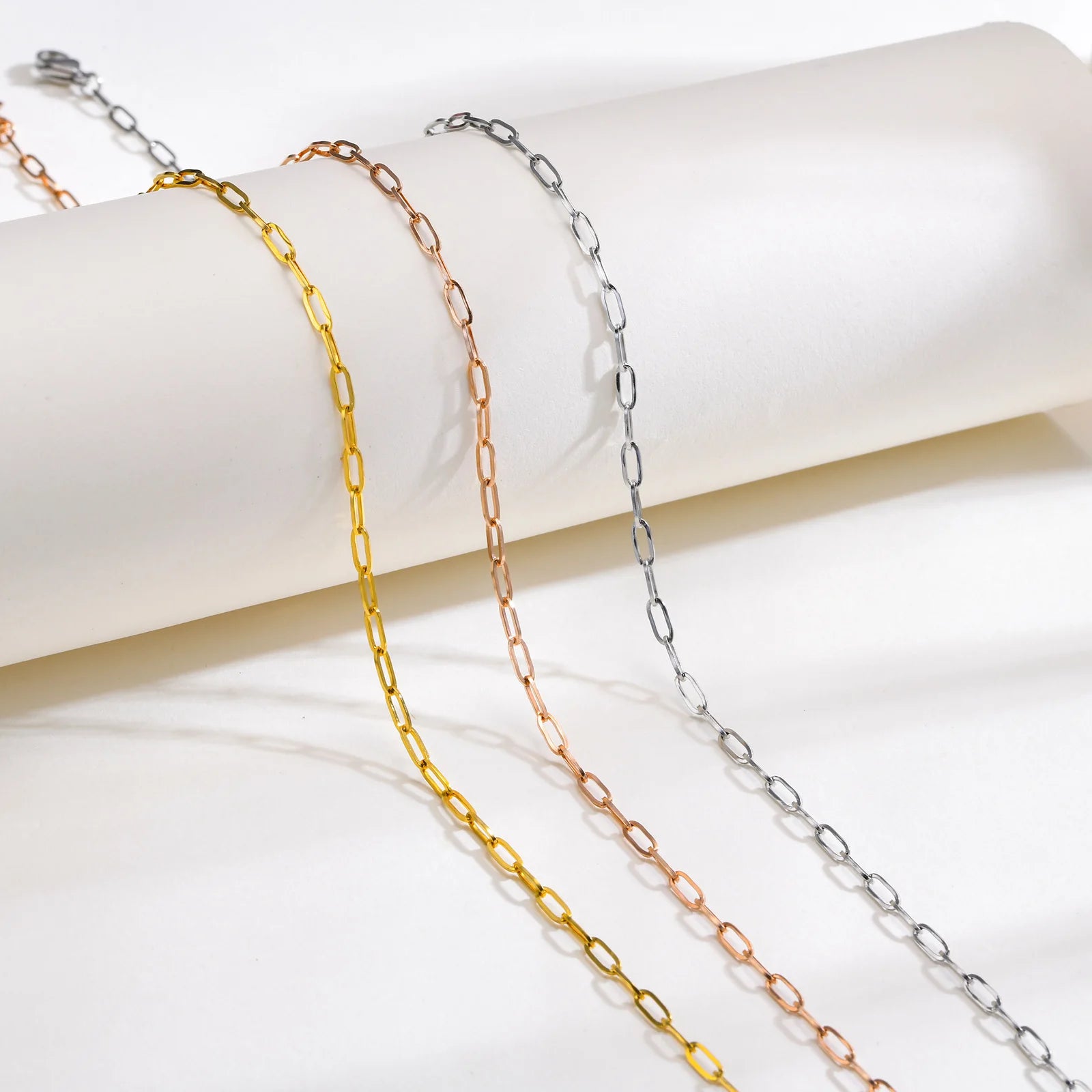 Vnox chic paperclip chain necklaces for women, rose gold color stainless steel rectang close-up view