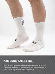 Men Knee High Socks Running Socks Sport Basketball Socks close-up view