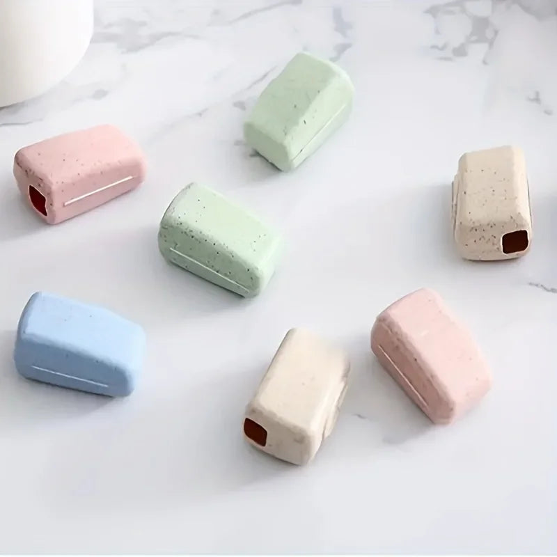 Travel portable toothbrush box toothbrush protective cover toothbrush box detail view