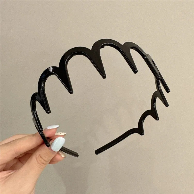 2 pieces of wavy hairbands for women, sweet new style, face wash, non-stuck, fluffy t lifestyle view