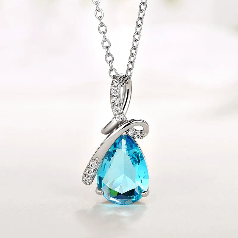Huitan Elegant Women Pendant Necklace Fresh Style Wedding Anniversary Accessories Inlaid detail view