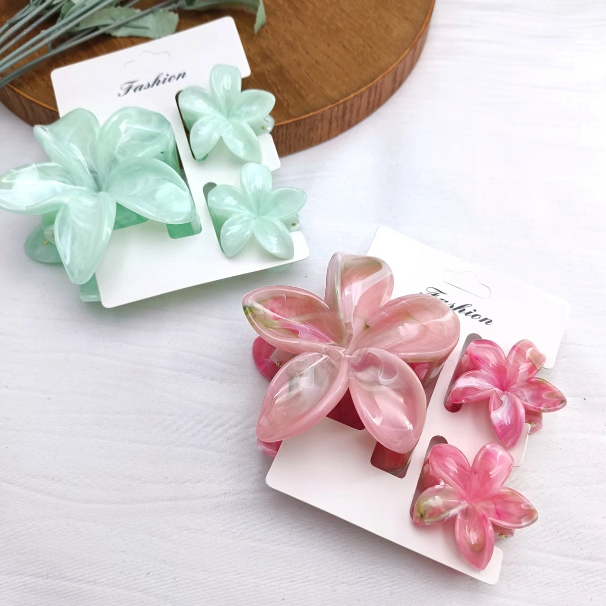 3/6/9/12PCS Hawaiian Gradient Flower Hair Claw Clip For Women Girl Fashion Plastic Non close-up view
