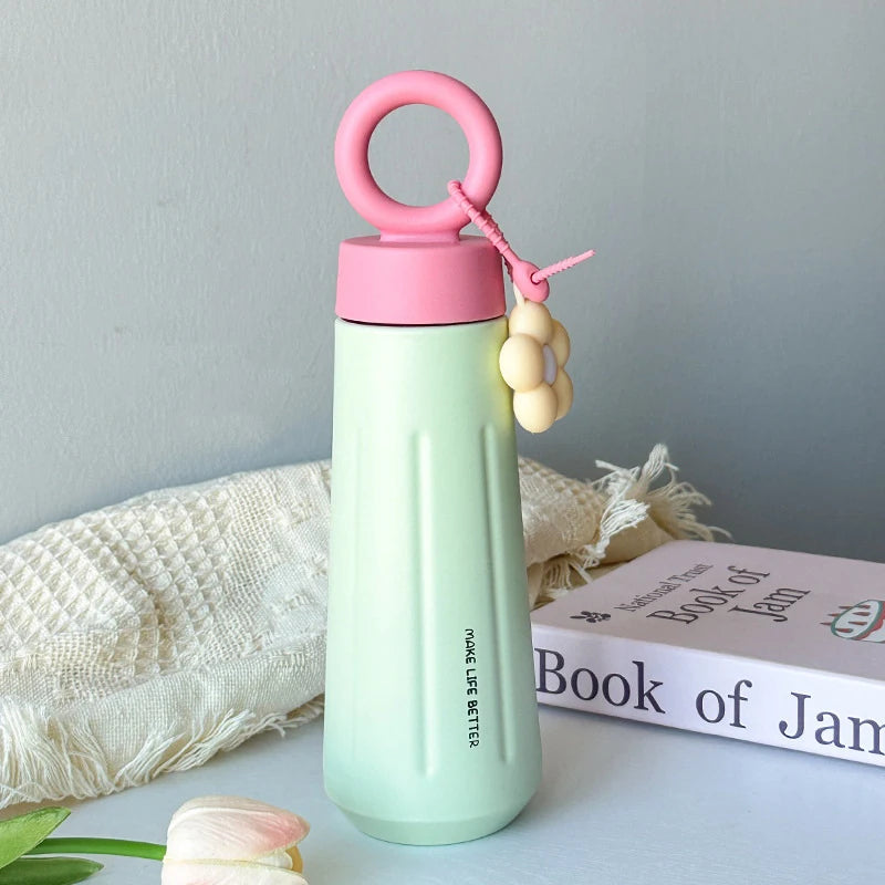 1pcs 450ML Unisex Thermos Bottle With Sunflower Pendant 316 Stainless Steel Insulated close-up view