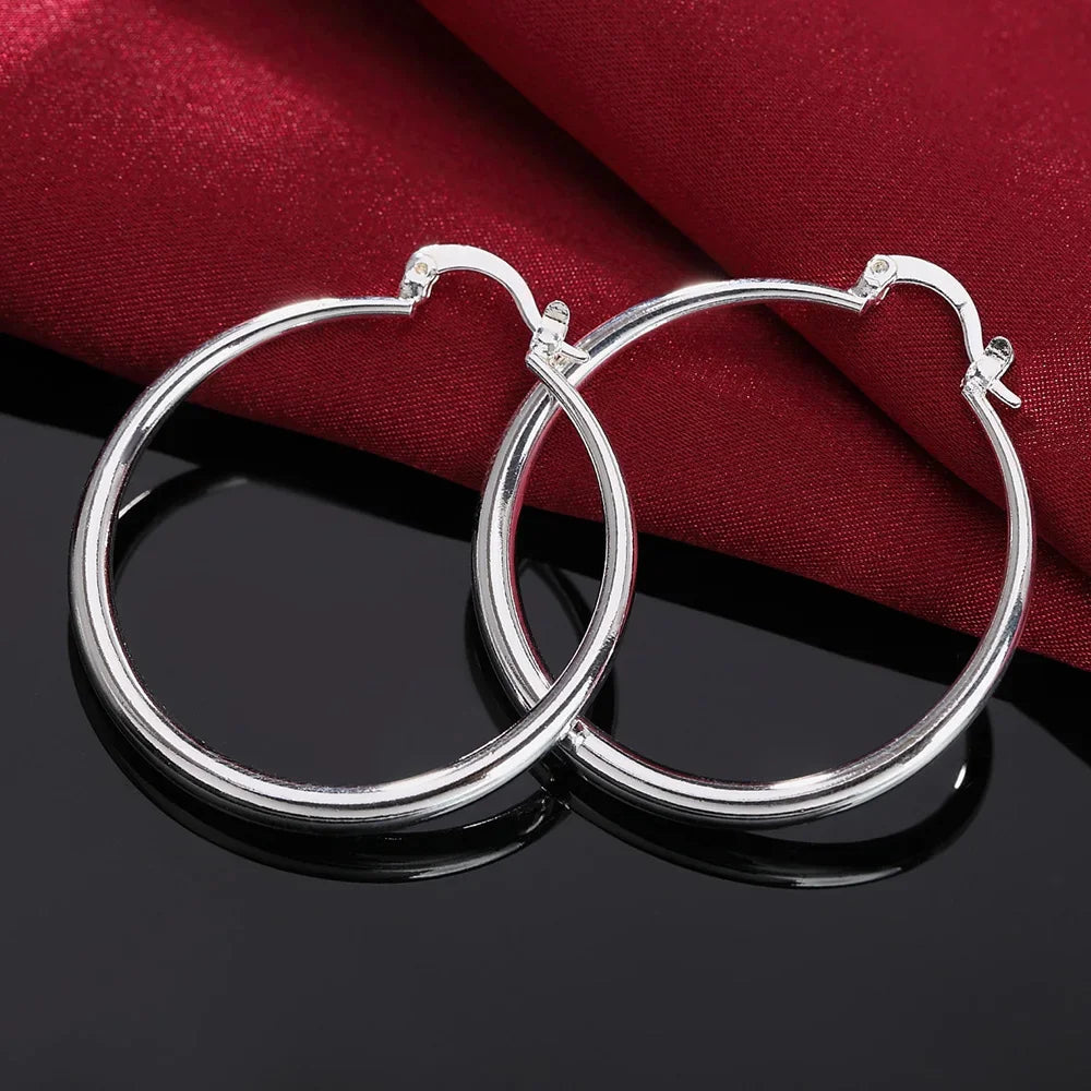 Top Quality 925 Sterling Silver Earrings Simple Round Circle Hoop Earrings For Woman F close-up view