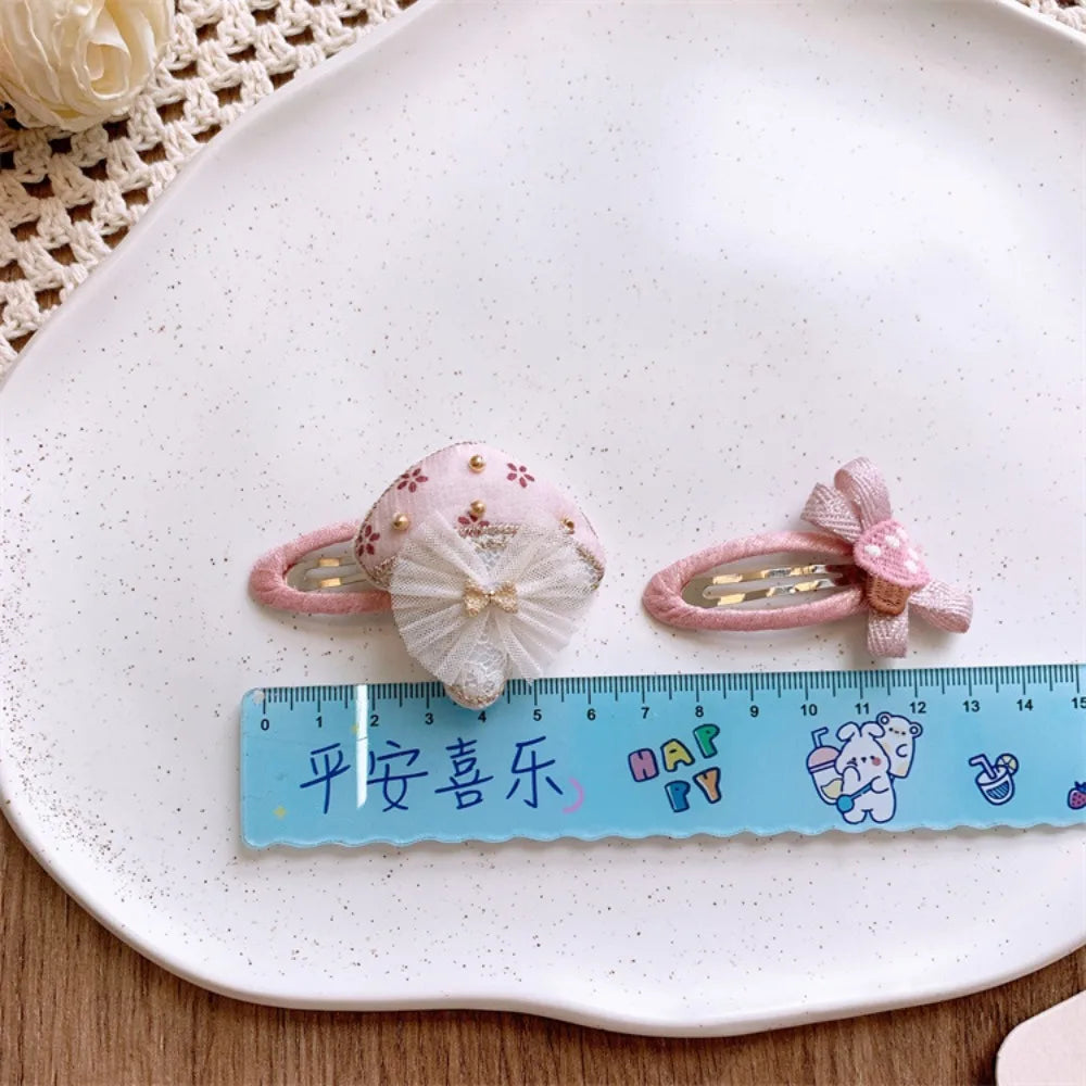 2Pcs/set Kids Kawaii Love Butterfly BB Clips Cute Pink Hair Clips Girls Barrettes Hai lifestyle view