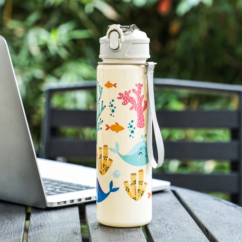 Little Dinosaur Cartoon-Themed Straw Cup, Large Capacity 800ml, Cute Portable Sports O close-up view