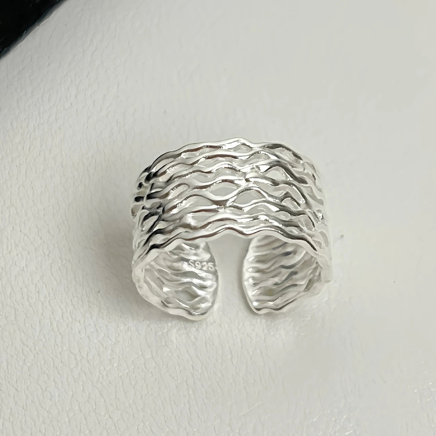 925er Sterling Silber Mattierter Geometrie-Ring | Texturierter breiter Bandring für Frauen