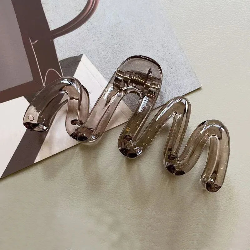 Women's Wavy Glossy Brown Acetate Hair Clip 11cm additional angle
