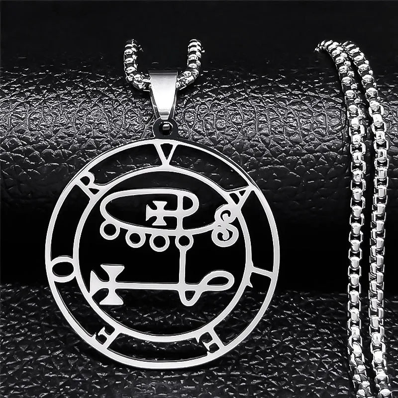 Astaroth Sigil Goetia Stainless Steel Necklace Solomon Demon Seal Satan Sigil sataniqu close-up view