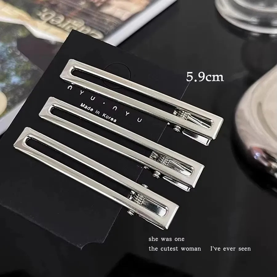 Women Metal Y2K Hair Clips Exquisite Duckbill Clip Girls Hairpins Side Bangs Barrettes close-up view
