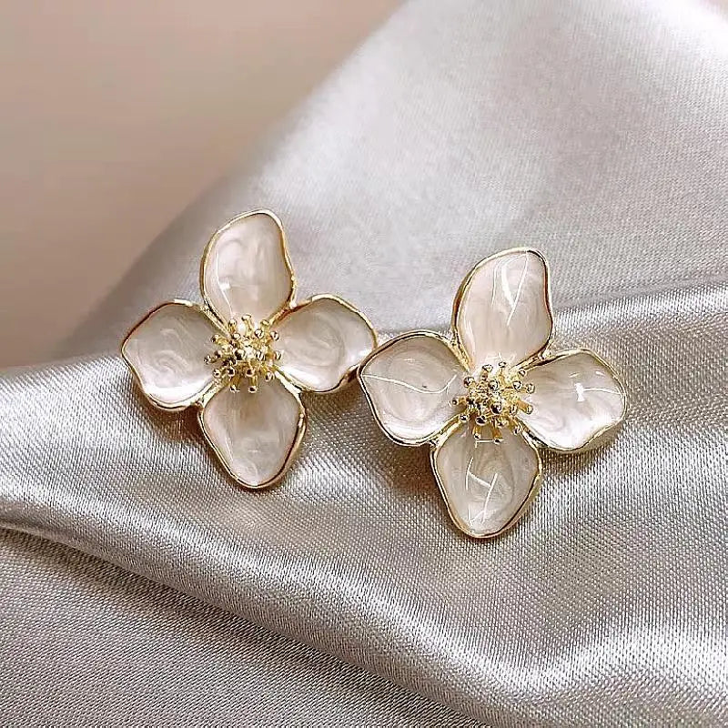 Fashion Korean Women Retro Drip Glaze Red Flower Earrings Women for Delicate Earrings close-up view