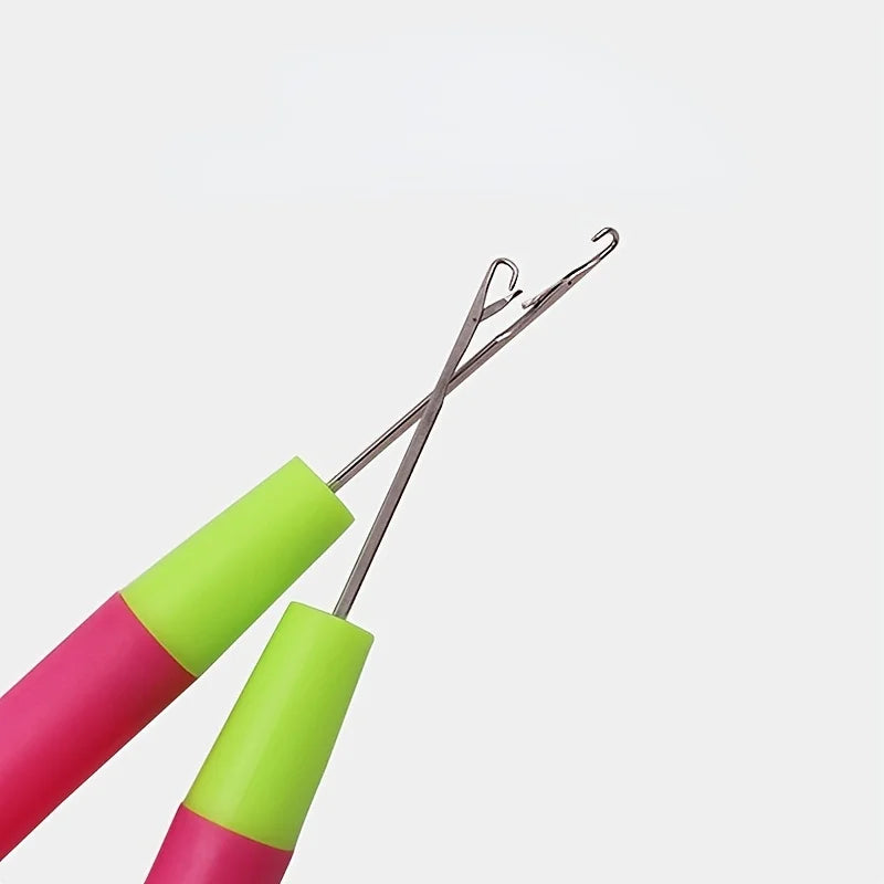 5pcs Sewing Tools Repair Sweater Sewing Needles Aluminium Tongue Knitting Tools Carpet close-up view