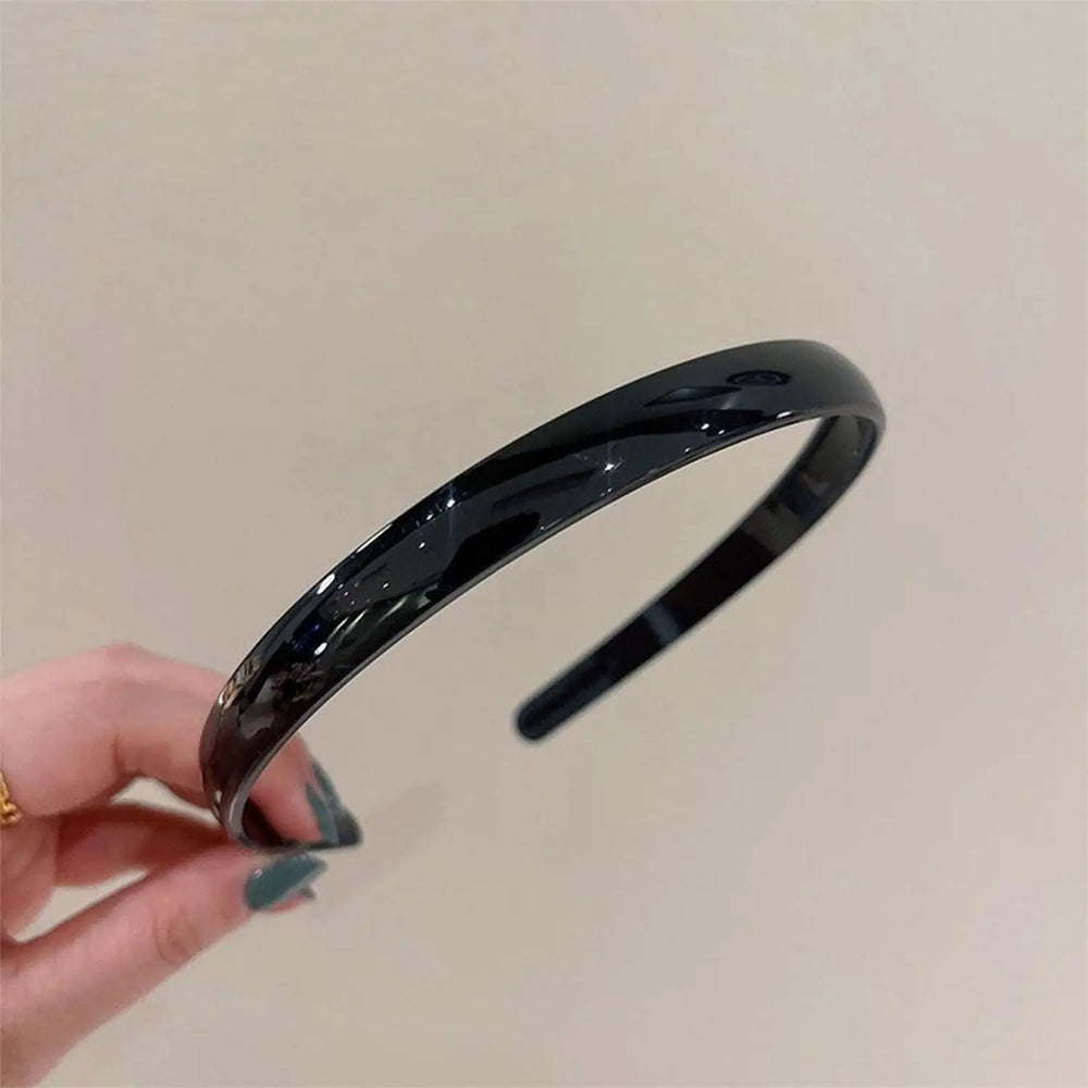 Plastic Translucent Hair Head Hoop Band Headband Women Hairband for girls Non-slip Too close-up view