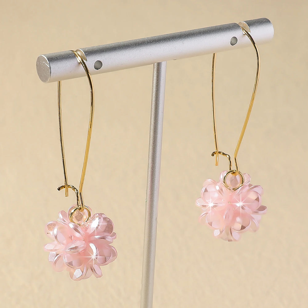 2PC Women's Fashion Trend DIY Pearl Petal Ball Earrings Outdoor Travel Carnival Banque close-up view