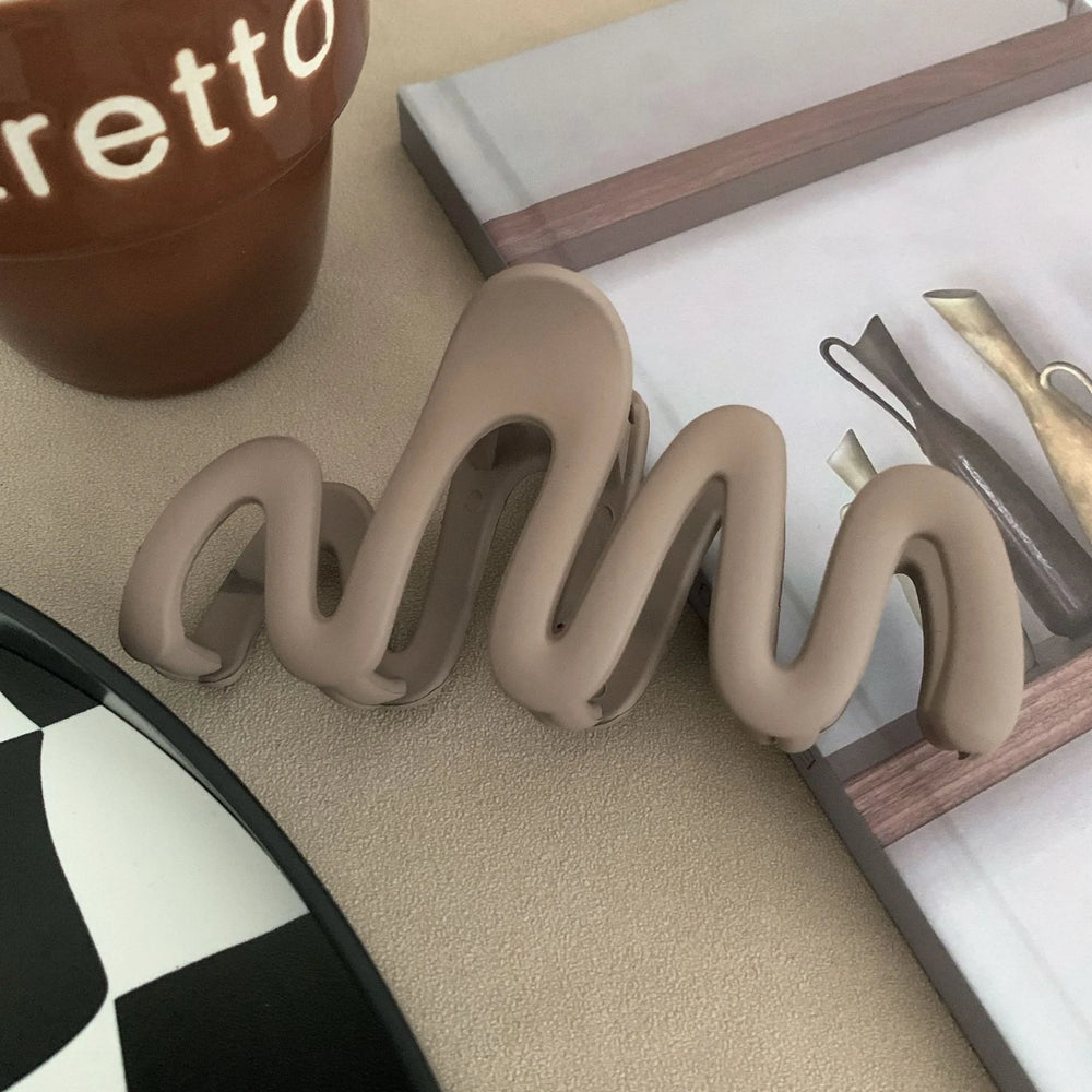 2023 New Trendy Curve Matt Hair Claw Clip Large Shark Crab Hair Clips Women Hair Acce alternate view