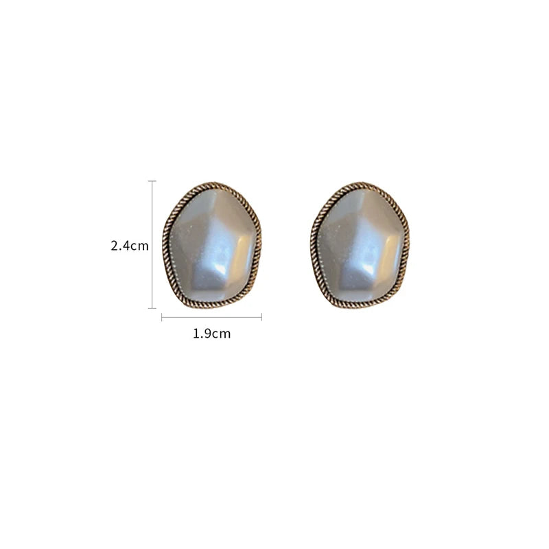 Fashion Irregular Pearl Stud Earrings Female 2025 Trendy Retro Gold Color Simulated additional angle