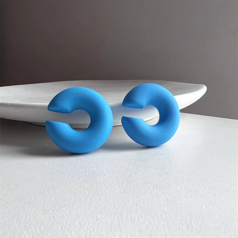 1 Pair Simple Round Circle Clip Earrings For Women C Shape Acrylic Red Blue Black Pink N detail view