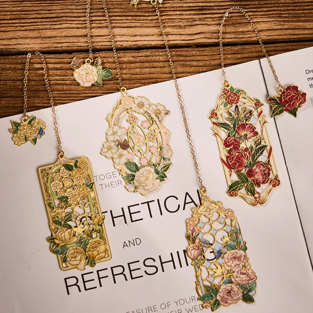 Retro Metal Aesthetic Rose Bookmark Pendant Chinese Style Floral Painting Bookmark Stu close-up view