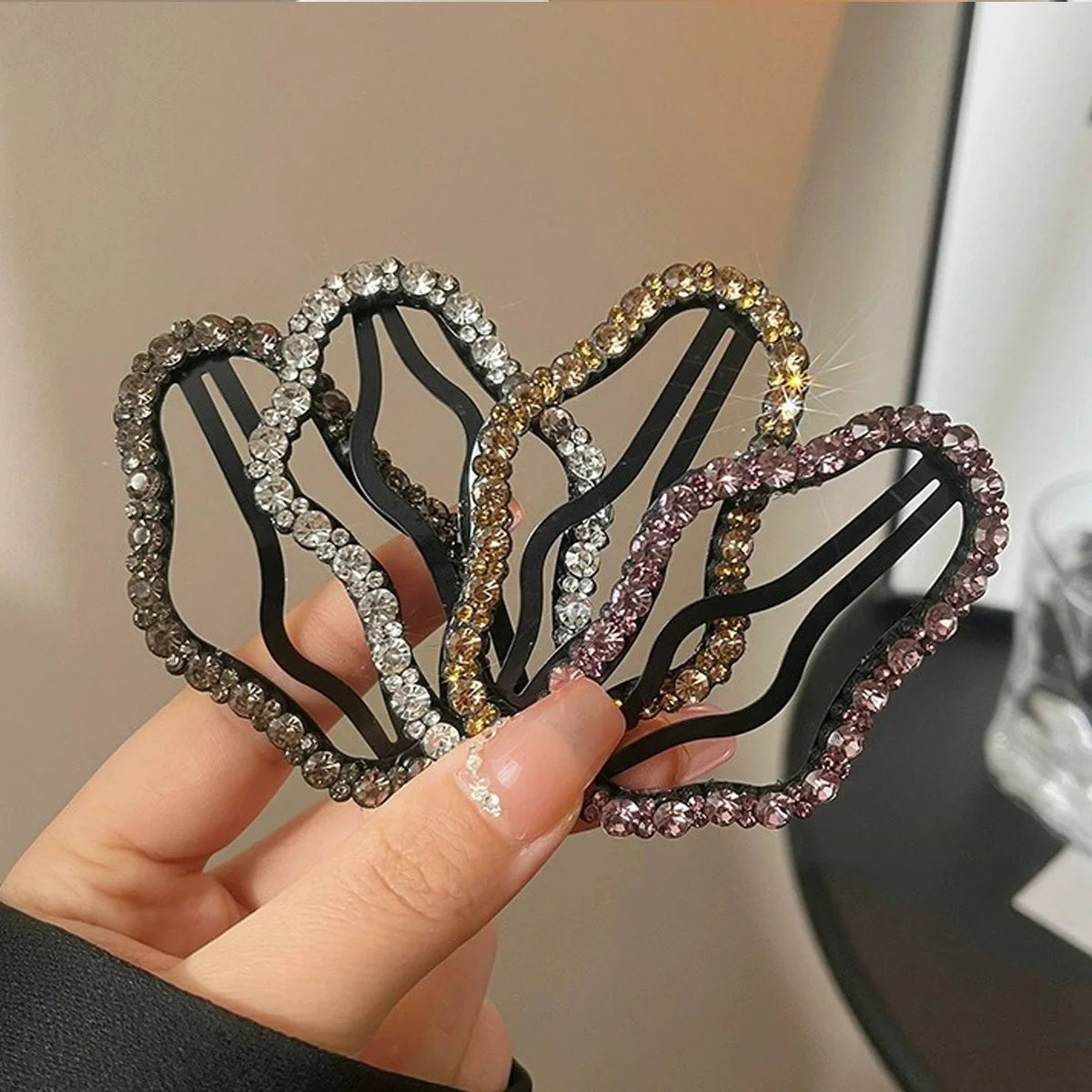 4 PCS Rhinestones BB Clip Side Bangs Synthetic Hair Accessories Hollow out Design Hai lifestyle view