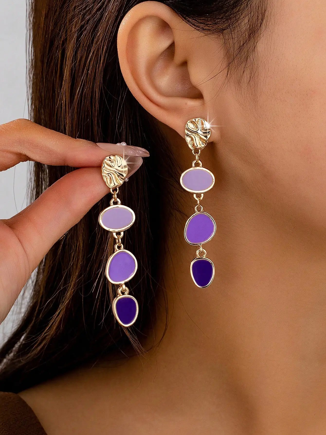 A Pair of Trendy, Casual, Fashionable, Oil-Drip Style, Elegant, Unique, Versatile Wome close-up view