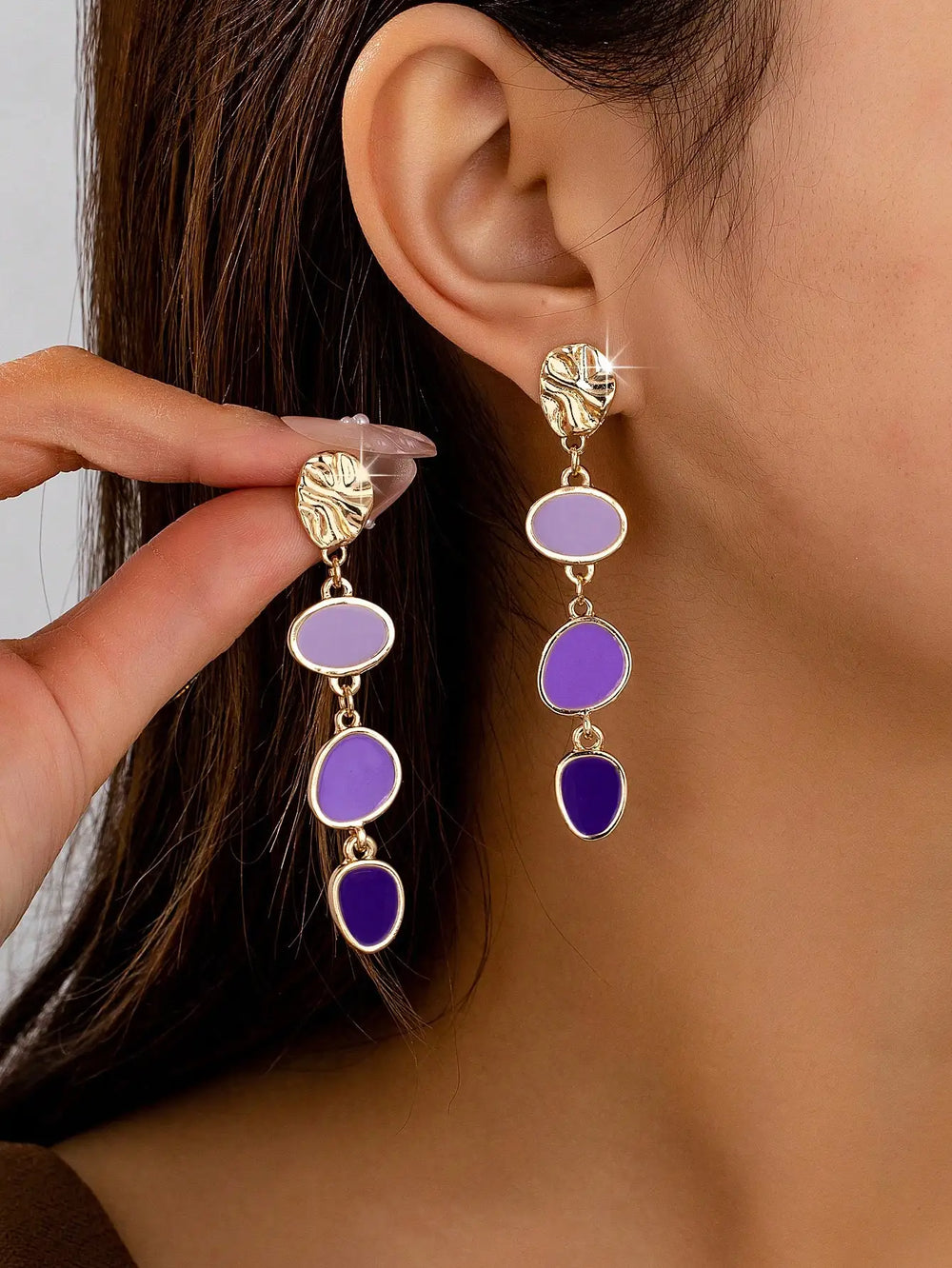A Pair of Trendy, Casual, Fashionable, Oil-Drip Style, Elegant, Unique, Versatile Wome close-up view