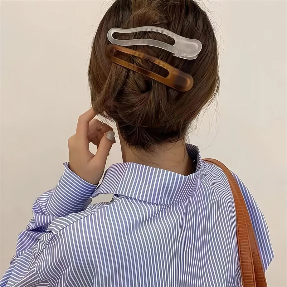 New Acrylic Matte Duckbill Hair Claws Barrettes Bow Solid Color Hair Clips Hair Access close-up view