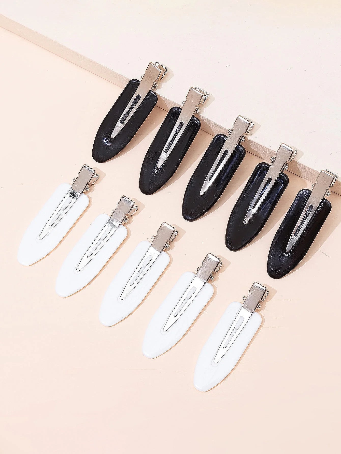 10pcs/set Bend Seamless Hair Clips Side Bangs Barrette Makeup Washing Face lifestyle view