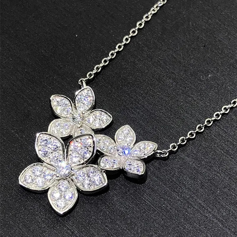 Huitan Shiny Flowers Design Pendant Necklace with Cubic Zirconia Graceful Trendy Accessories for Wom