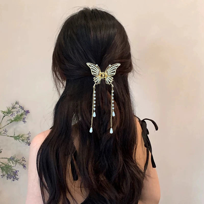 AWAYTR Shark Crab Clips Girls Hairpin Hair Accessories Korean Women Simple Hair Claw C close-up view