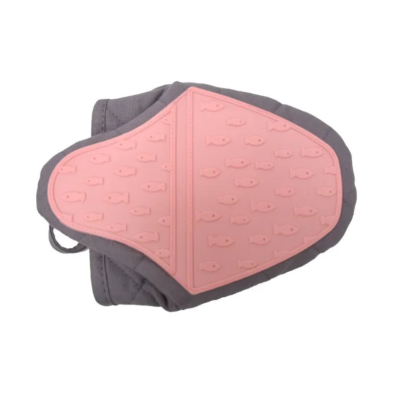 Fish Shaped Silicone Anti Scald Oven Glove | Kitchen Glove for Hot Dishes and Trays lifestyle view