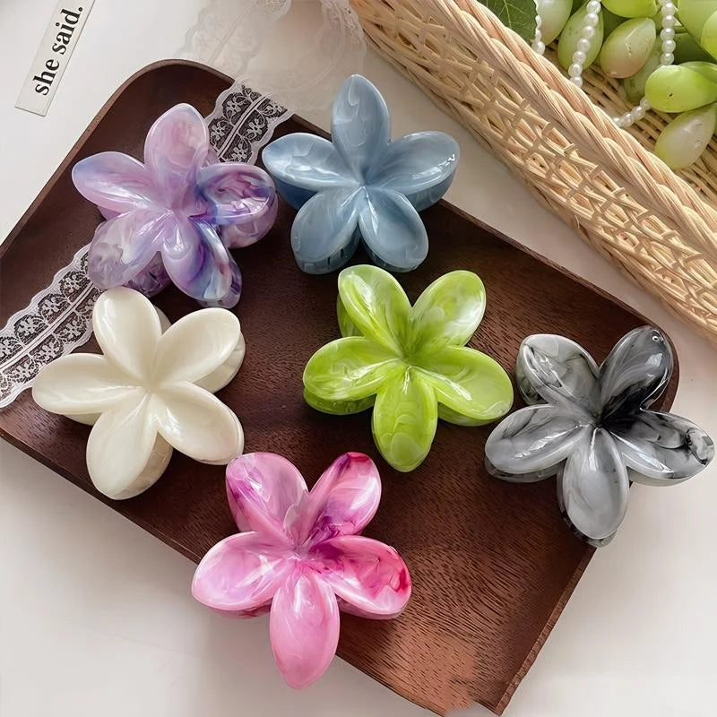 1/6pcs Hawaiian Beach Vacation Frangipani Hair Clips for Woman Elegant Shark Clip Fas lifestyle view
