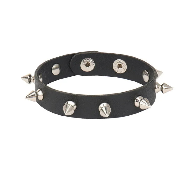 90s Heart Gothic Spike Bracelet Adjustable Punk Rock Bracelet Black Studded Faux Leather Bracelet for Men Women Gift