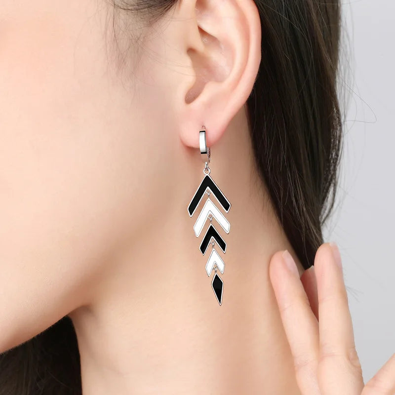 Women's 925 Sterling Silver Black & White Zircon Pendant Earrings Set Fashionable Jewelr detail view