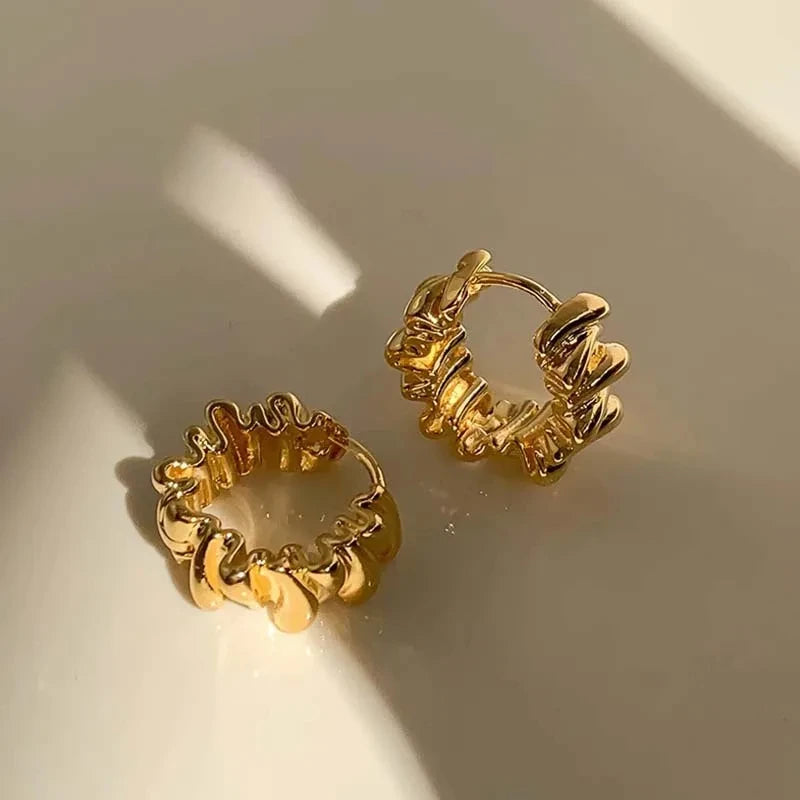 Vintage Metal Irregular Wavy Pleated Hoop Earrings | 2026 New Trendy Geometric Temper lifestyle view