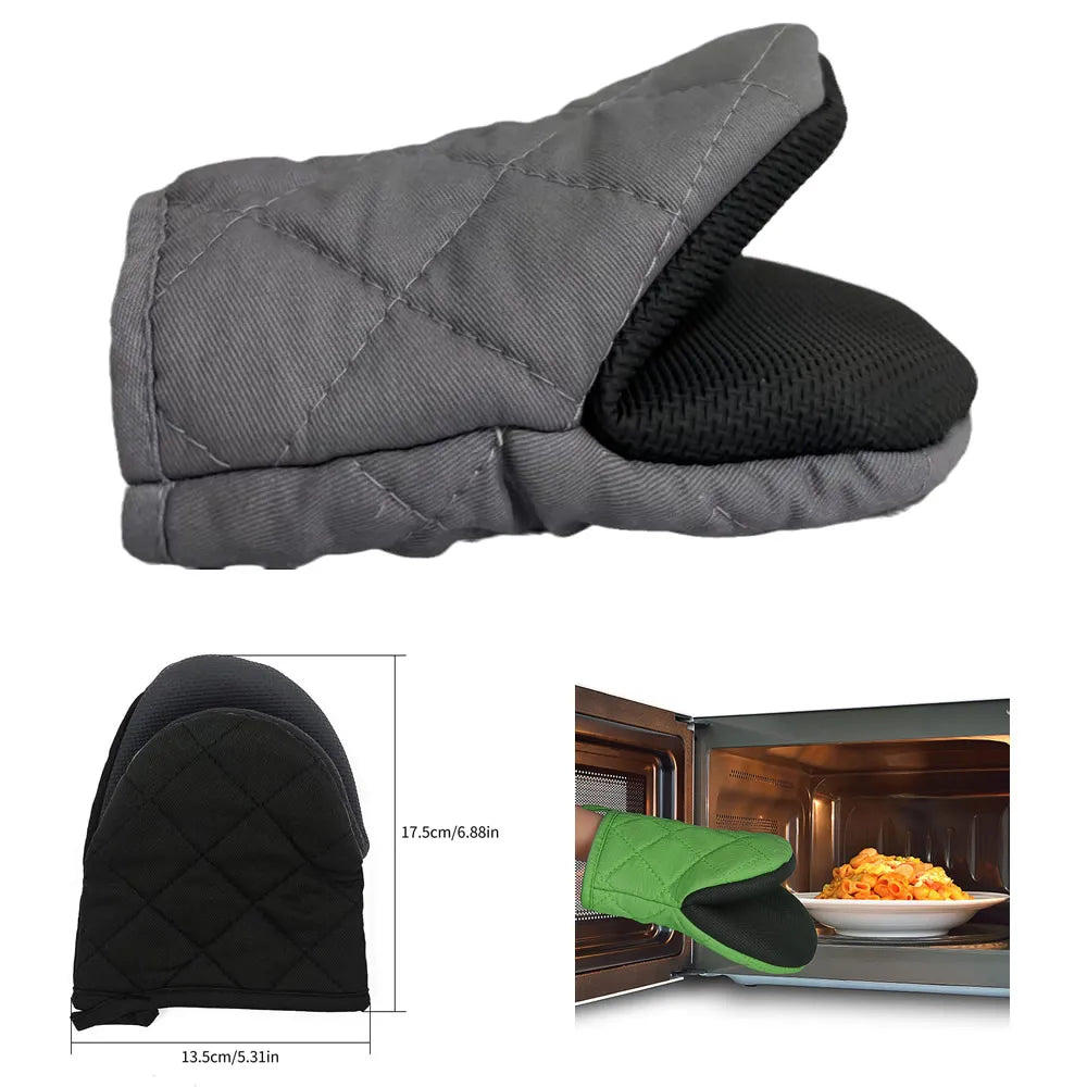 Non Slip Heat Proof Oven Glove | Polyester Cotton Microwave Protector for Baking and BBQ detail view