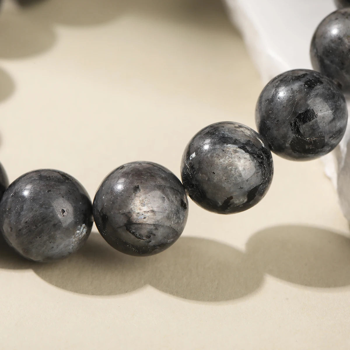 JD Natural Black Spectrolite Flash Smooth Beaded Bracelet Women Men 6 8 10mm Labrador lifestyle view
