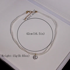 New Women's Fashion Pearl Necklace French Vintage Pearl Necklace Double Lock Bone Chai close-up view
