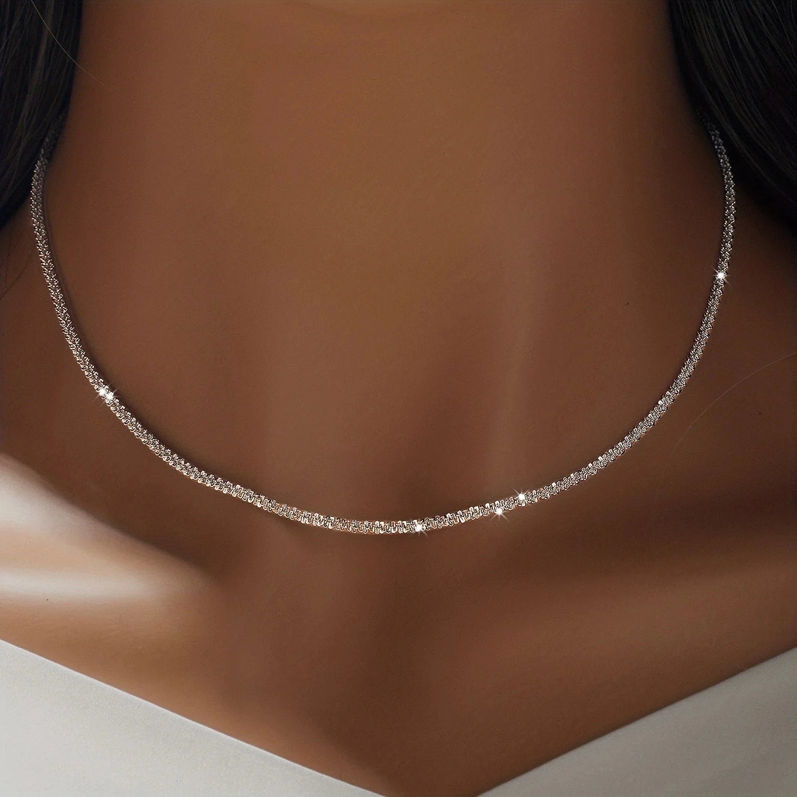 LUXUKISSKIDS Shiny Solid Chains Elegant Necklaces for Woman Sparkling Clavicle Chain C close-up view