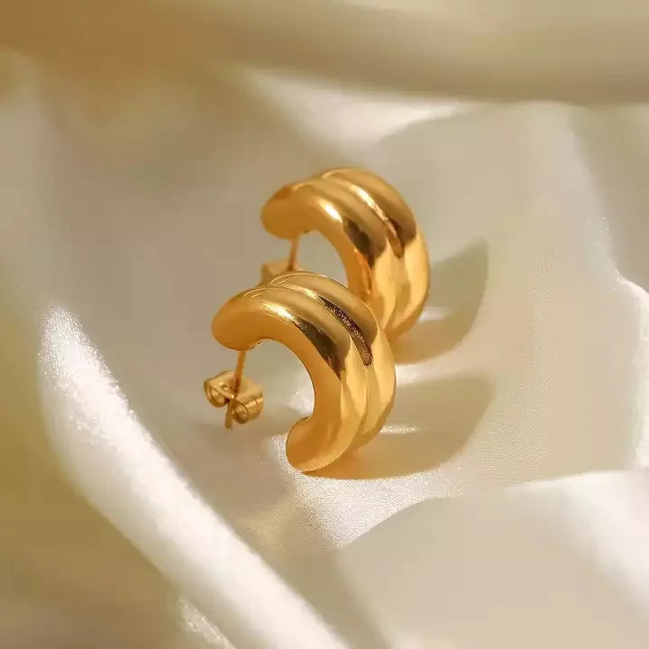 CARLIDANA Connected Double Ring CC Shape Gold Earrings | Stainless Steel PVD Gold Pla lifestyle view