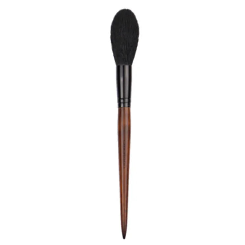 Professional Goat Hair Face Makeup Brush | Highlighter & Blush Brush detail view