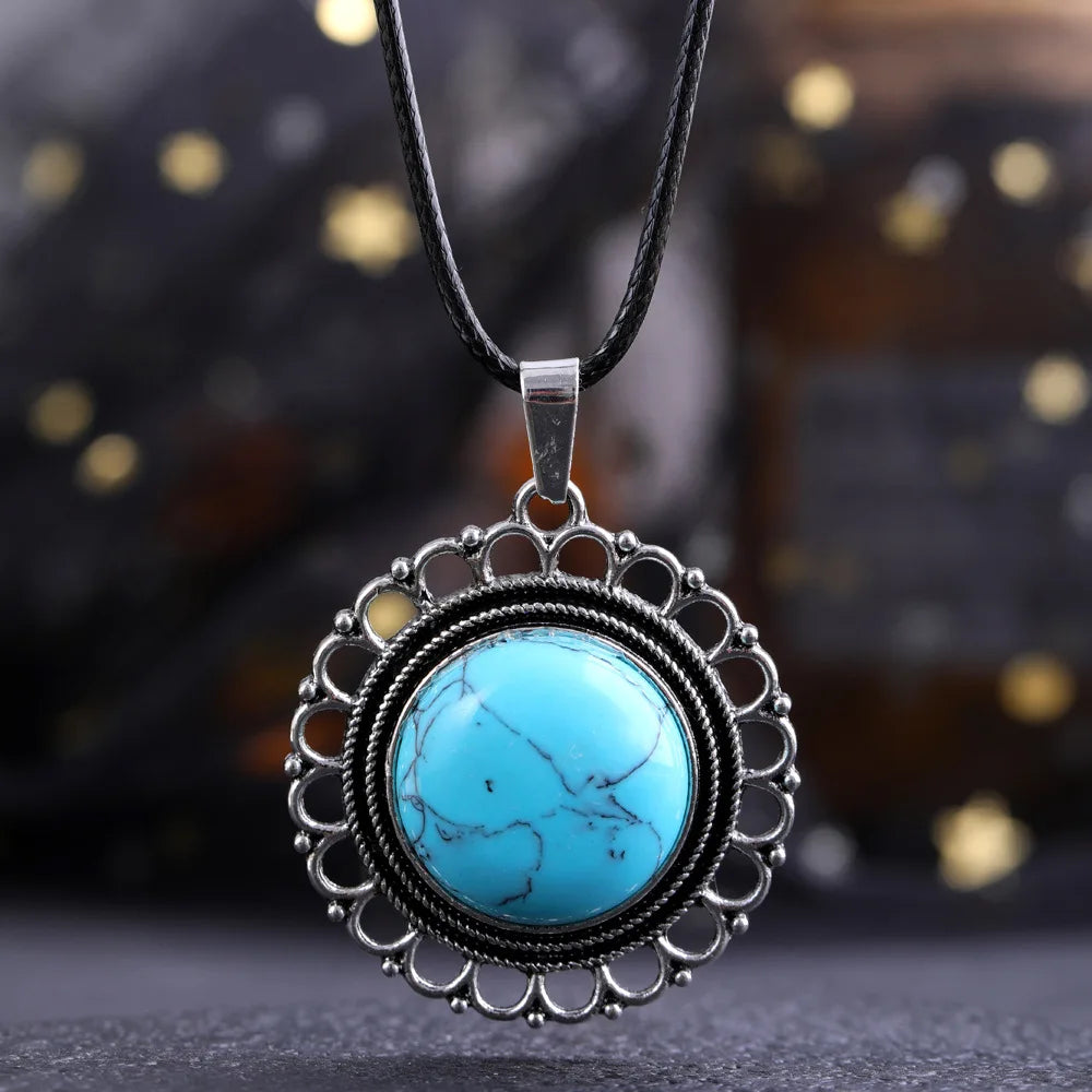 Lace Agate Pendant Necklace | Vintage Handmade Crystal Jewelry detail view