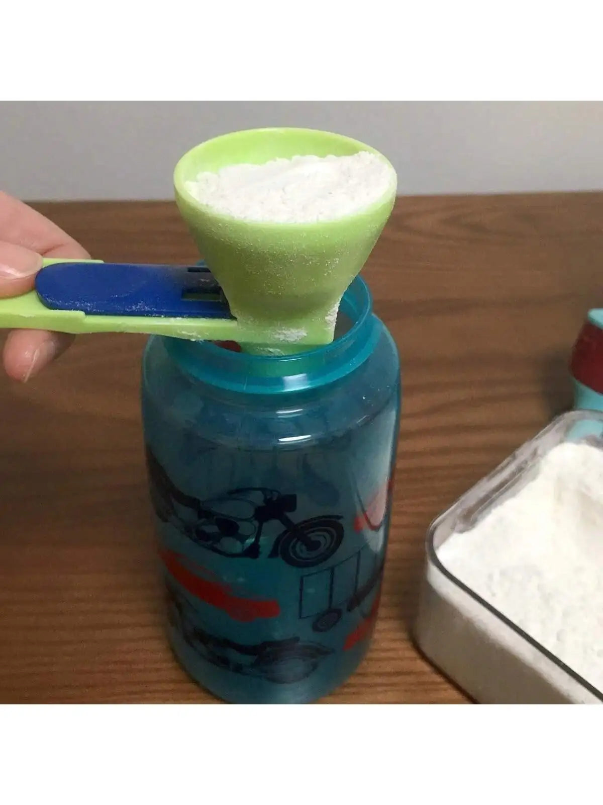 Protein Powder Funnel Spoon | 2-in-1 Measuring Scoop with Longer Handle detail view