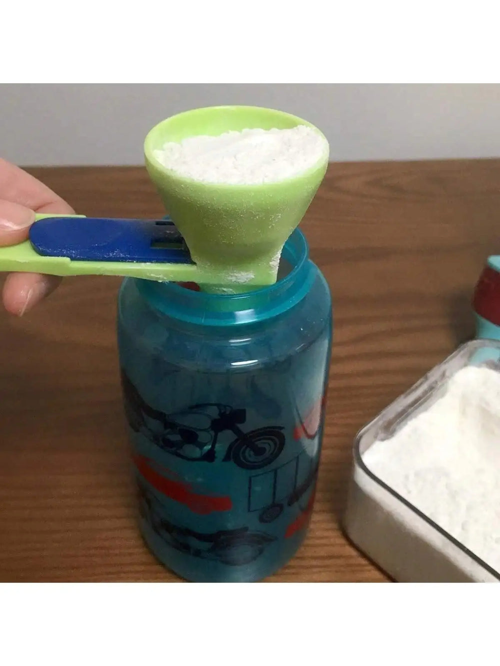 Protein Powder Funnel Spoon | 2-in-1 Measuring Scoop with Longer Handle detail view