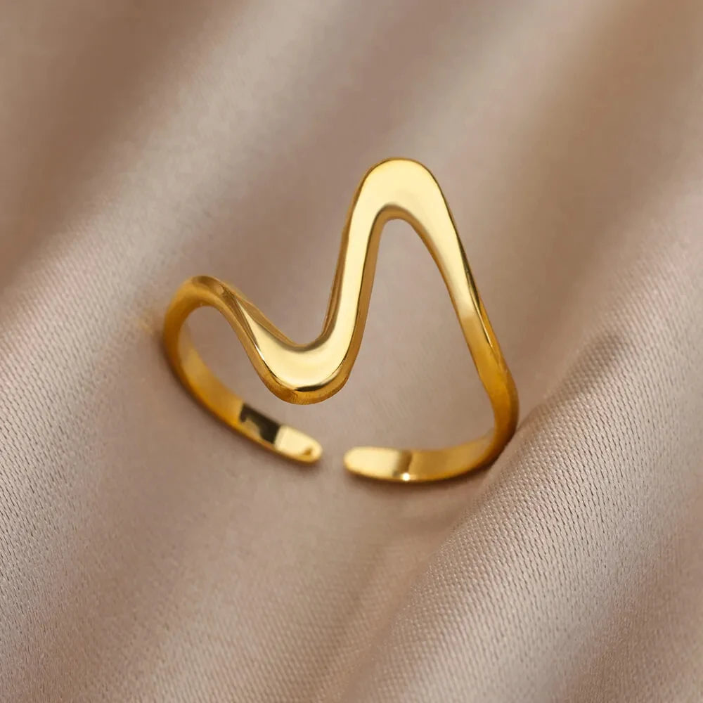 316L Stainless Steel Rings for Women Gold Color Never Fade Luxury Classic rings weddin close-up view