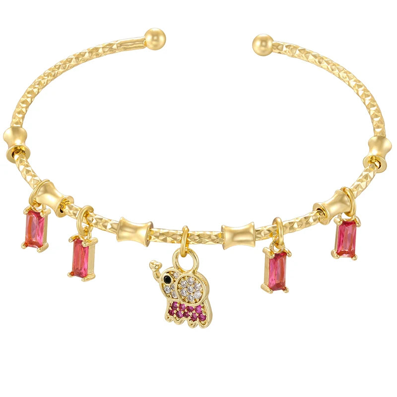 Candy Bracelet Ladies Golden Color Romantic Round Charm Bracelet Ladies Birthday Gift close-up view