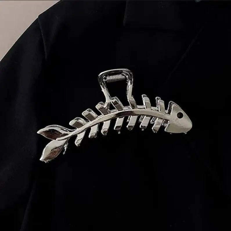 Y2k Style Oversize Fashion Hair Clips Large Hair Claw Clips Women Secure Hold Hair Acc close-up view