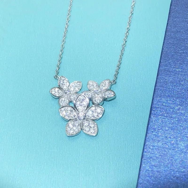 Huitan Shiny Flowers Design Pendant Necklace with Cubic Zirconia Graceful Trendy Acces close-up view