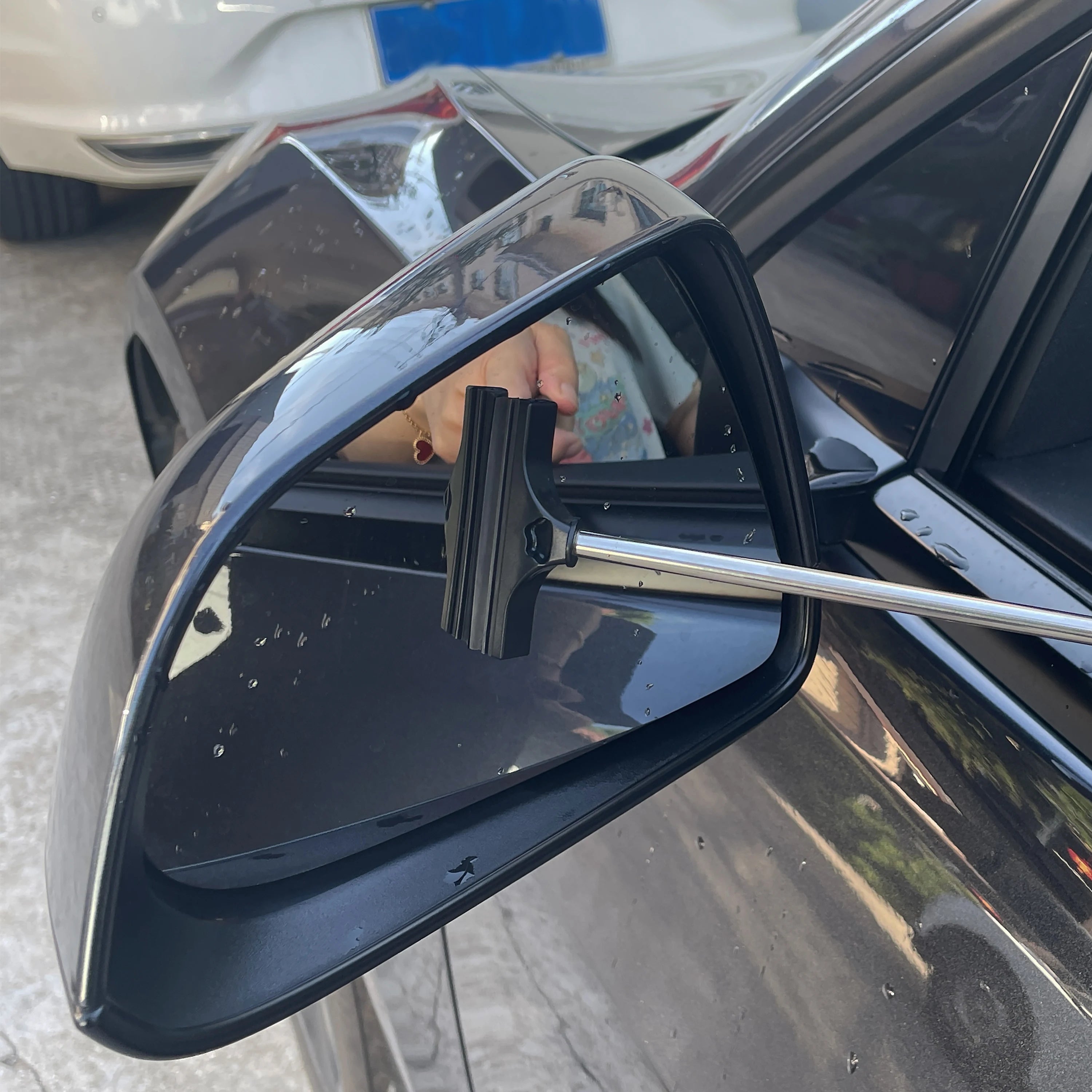Car rearview mirror wiper, telescopic handle car rearview mirror wiper, car glass cleani detail view