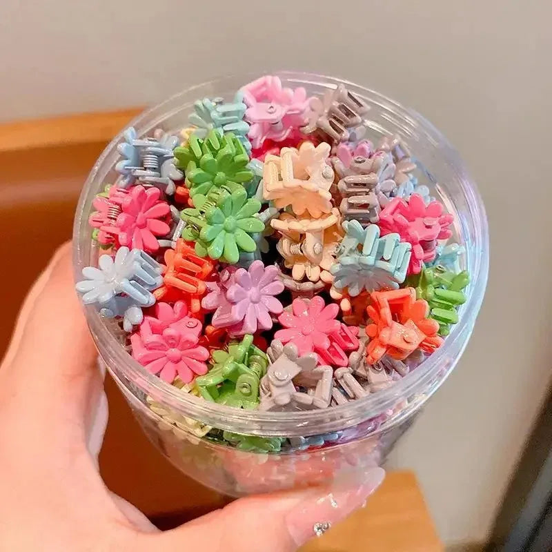 50Pcs Girls Cartoon Hair Clips Cute Small Claw Clips Flower Star Design Children's Fas close-up view