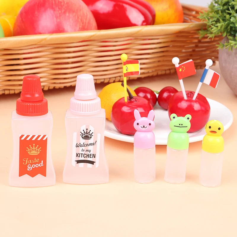 1-6Pcs Mini Seasoning Sauce Bottle Portable Tomato Ketchup Bottle Salad Dressing Conta close-up view